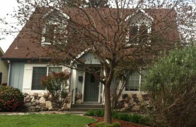 7617 Bonita Ave ~ 6 bedrooms and a loft ~ 3 fulls bath ~ Co signers okay photos photos