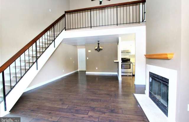 604 RAVENS CREST Drive Gallery 3