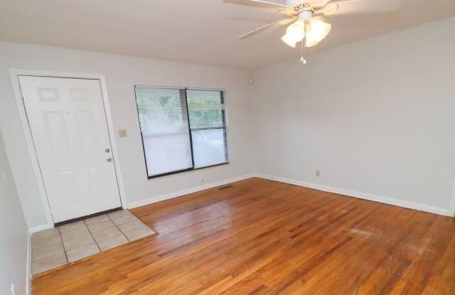 811 South Lipona Road Gallery 3