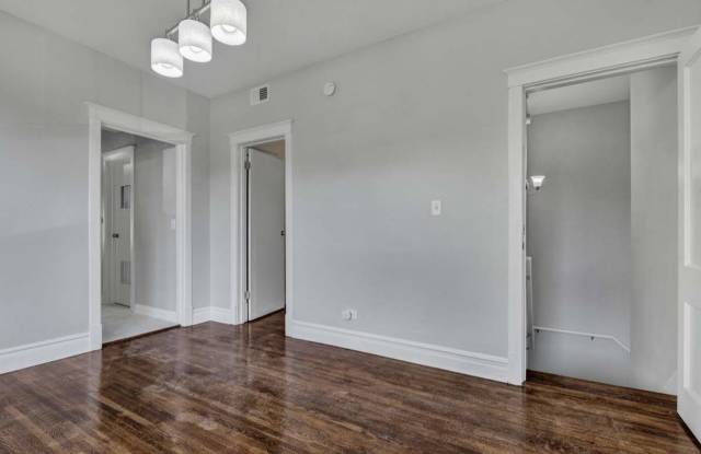 7136 South Michigan Avenue Gallery 4