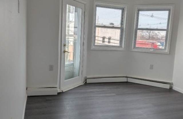 111 6Th St photos photos