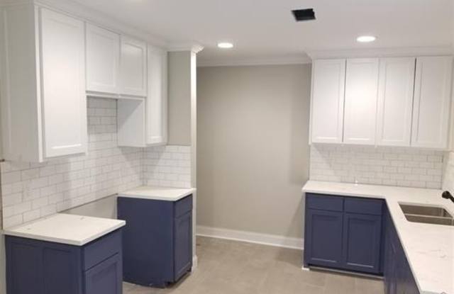 3 bedrooms 2 baths Gallery 3