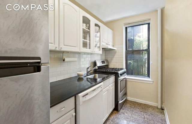 305 West 18th Street photos photos