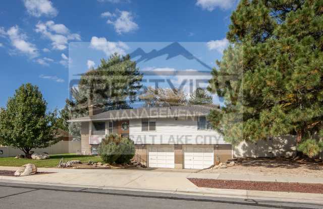 Charming East Sandy Home in a Prime Location photos photos