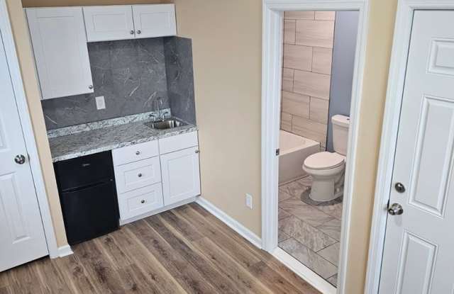 Freshly renovated STUDIO in downtown Manville, NJ. photos photos