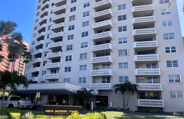 90 Edgewater Dr photos photos