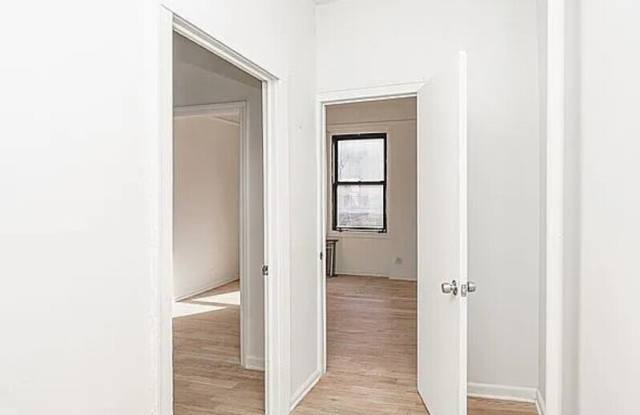 21-48 35th St Gallery 4