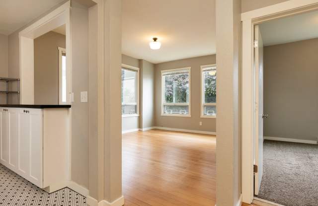 Clairemont Apartments Gallery 2