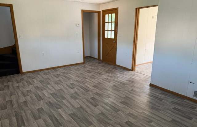 2 bed/1 bath home for rent Clairton, PA Gallery 3