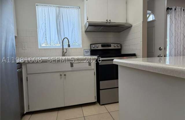 1832 Sunny Drive Gallery 3