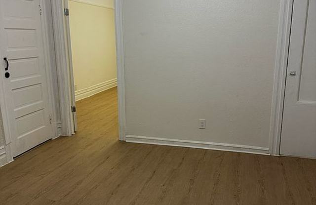 1243 West 8th Street Gallery 3