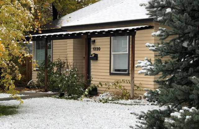 2 Bedroom Bungalow close to BSU. photos photos