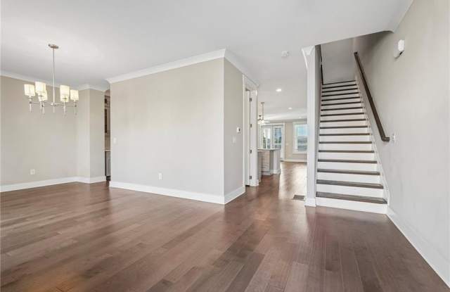 6075 Webster Circle Gallery 4