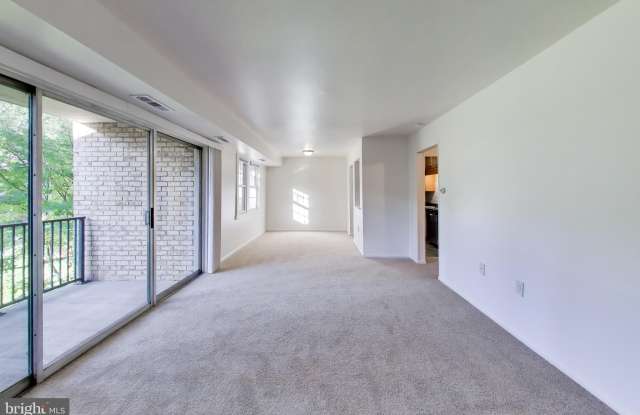 862 COLLEGE Parkway Gallery 4