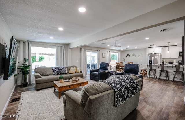 9107 E Fairway Boulevard Gallery 4