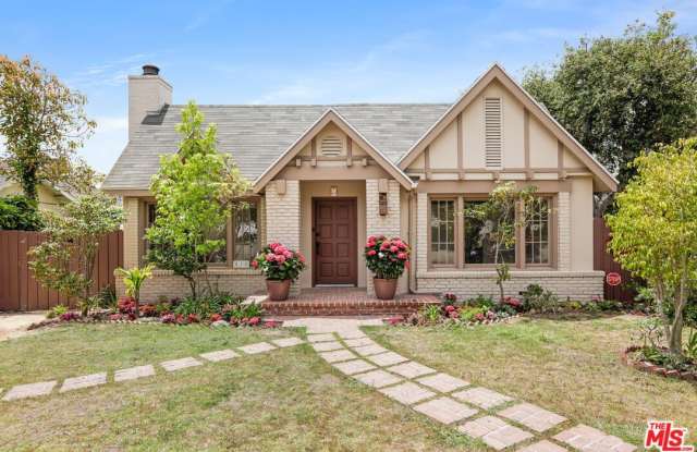438 12th St photos photos