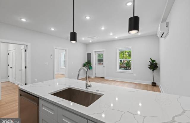 2236 40TH Street NW Gallery 1