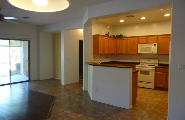 40013 N MESSNER Way Gallery 4