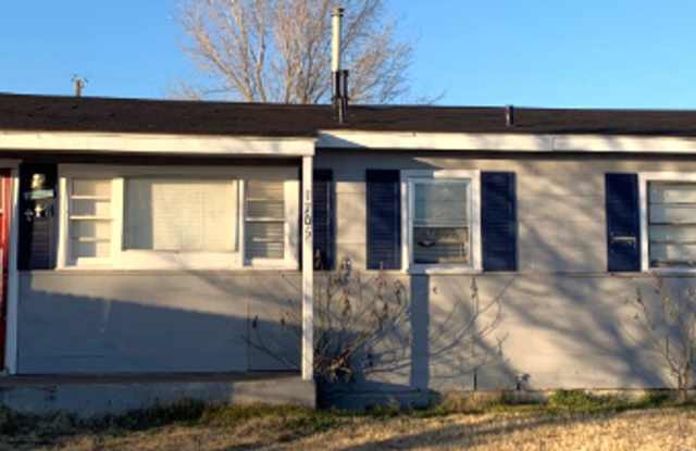 COMING SOON! Handyman Special $0 First Month's Rent / “You fix, you SAVE BIG!!” Contact Diane for details: 806 704-3055 ext 2 Gallery 3