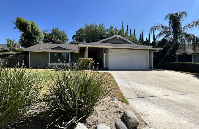 6064 Laura Ln. Beautiful 3 Bedroom 2 Bathroom Home in North San Bernardino! photos photos