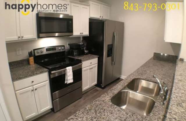 3 bedroom 2.5 bath townhome in the Lakeview Commons Community in Goose Creek. photos photos