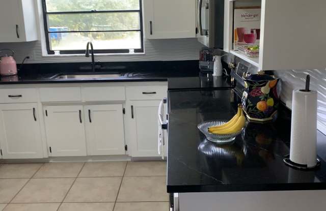 4 Bedroom Single Family Home in Vero Beach Gallery 4