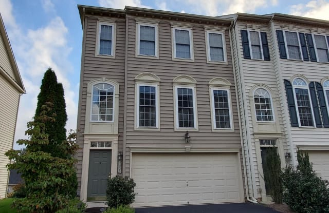 3305 ELLINGTON LANE - 3305 Ellington Lane, Phoenixville, PA 19460