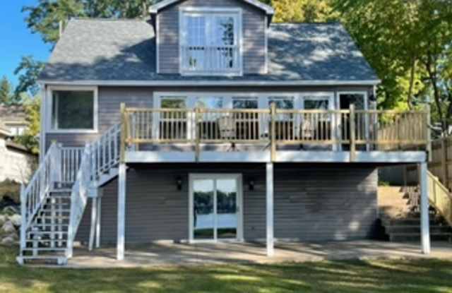 Lake Oakland Lakefront Home - 3 Bedroom 2 Bath (Showings Start July 1st) Gallery 3