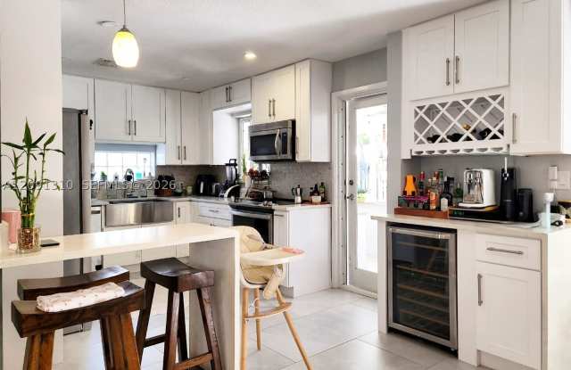 3602 NE 18th Ave Gallery 4