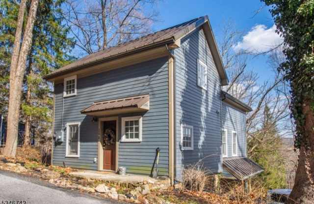 28 Middle Valley Rd - 28 Middle Valley Road, Morris County, NJ 07853 28 Middle Valley Rd - 28 Middle Valley Road, Morris County, NJ 07853