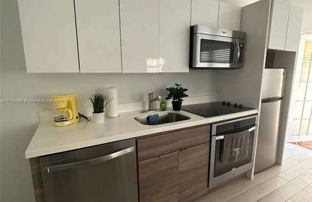 1450 Meridian Ave photos photos