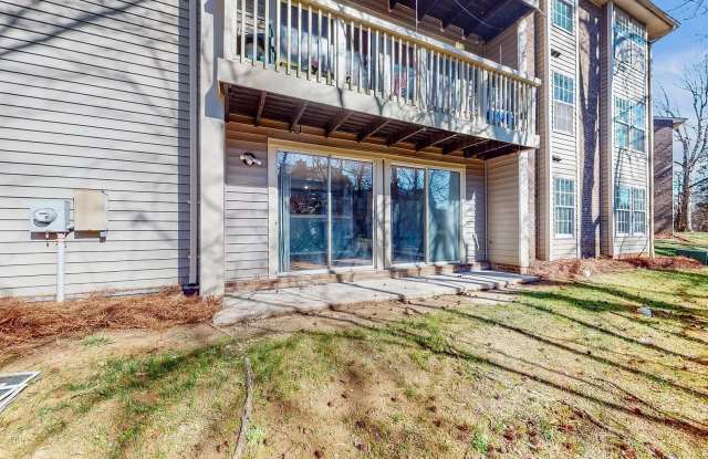 Room in 3 Bedroom Home at Arlyn Cir Gallery 4