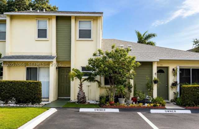 773 Crystal Lake Dr Gallery 1