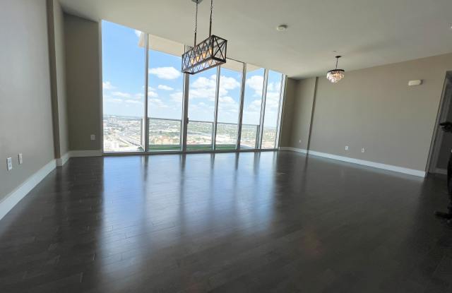 210 E Market St - 210 East Market Street, San Antonio, TX 78205