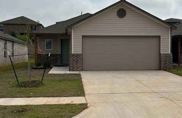 Comfortable Living Made Easy: Spacious 4-Bedroom, 2-Bath Home in Yukon | Available January 14, 2027! Gallery 3