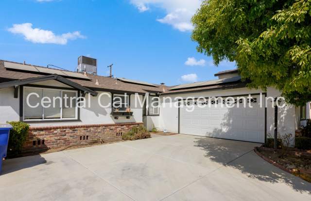 3 Bedroom/2 Bath Home with Solar - $2050 per month! Gallery 1