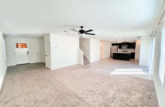 REDUCED!  Spacious, Modern 4-Bedroom 2.5 Bath Home plus Den, Prime Location! With Solar! Gallery 4