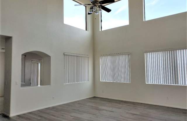 8201 S 45th Ln Gallery 4