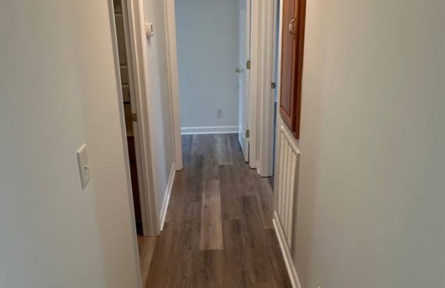 200 Glendale Avenue - B Gallery 3