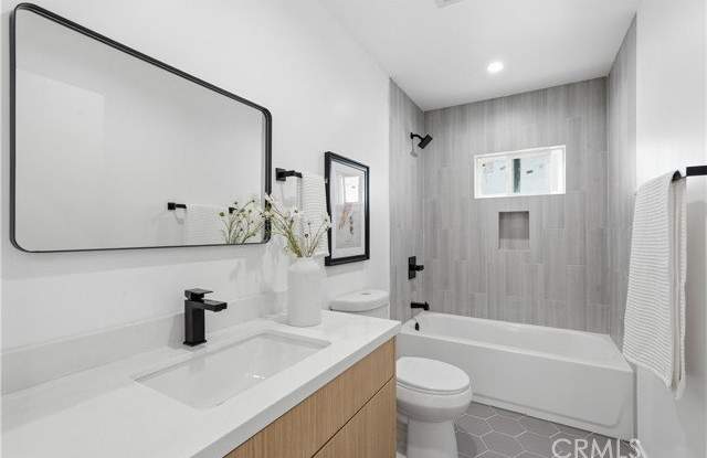 1428 Cloverdale Avenue Gallery 3