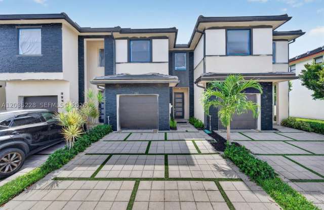 15841 NW 91st Ct Gallery 2