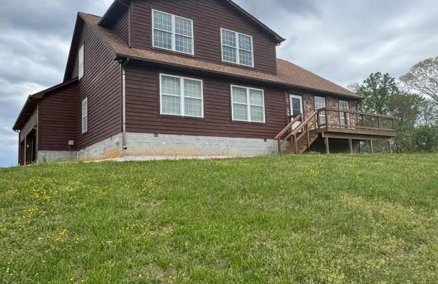 Maynardville 37807 - 3 bedroom, 2 bath home with a 3-car garage on 5 acres - Contact Lisa Vineyard and Shannon Russell (865) 216-9334 photos photos Maynardville 37807 - 3 bedroom, 2 bath home with a 3-car garage on 5 acres - Contact Lisa Vineyard and Shannon Russell (865) 216-9334 photos photos