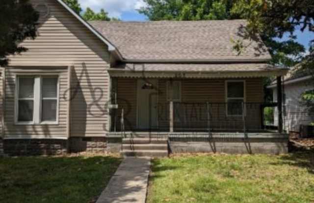 207 E Park ST photos photos