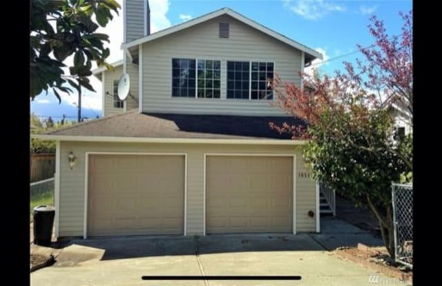 10545 Interlake Ave N A - 10545 Interlake Avenue North, Seattle, WA 98133