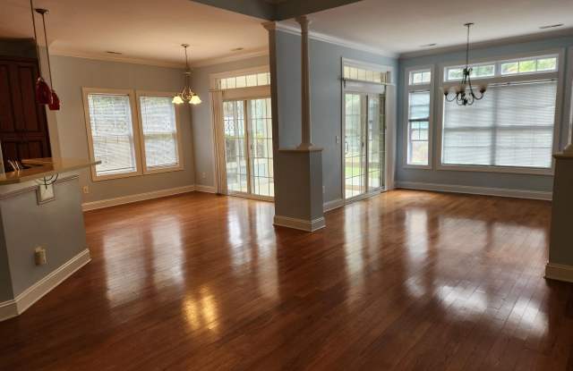 601 Creekway Circle SE Gallery 4