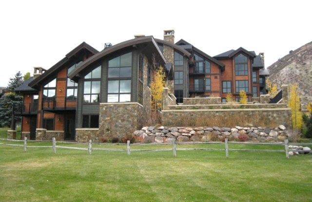 Lakin's Bel Lago #101, 540 West Beaver Creek Blvd - 540 West Beaver Creek Boulevard, Avon, CO 81620