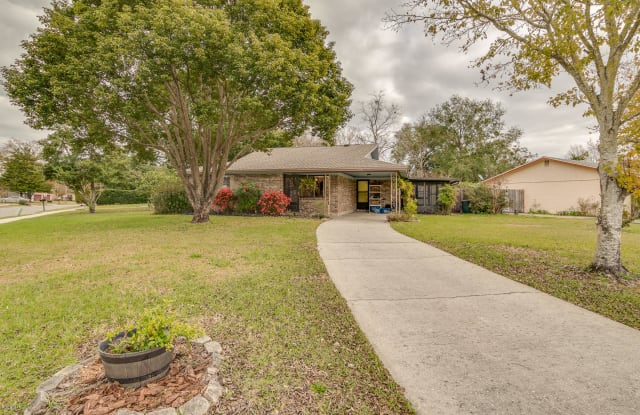 983 DOSTIE CIR - 983 Dostie Cir, Lakeside, FL 32065