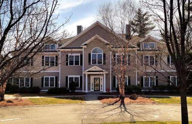 55 Roundabout Way - 55 Roundabout Way, Manchester, NH 03102