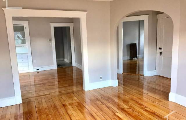 Charming 4 Bedroom- No Broker Fee photos photos