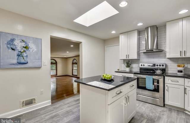 817 CONSTELLATION DRIVE Gallery 3
